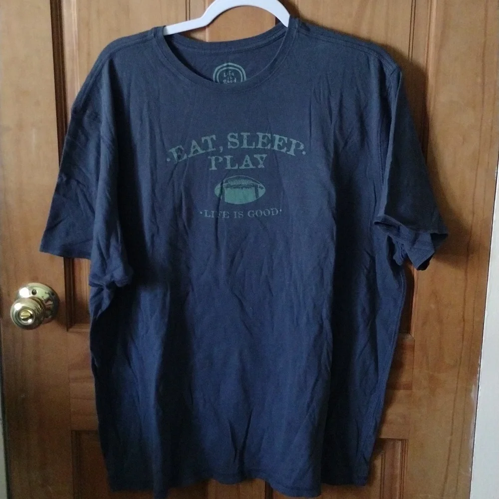 Life is Good mens XL sleep football t-shirt - Picture 1 of 2